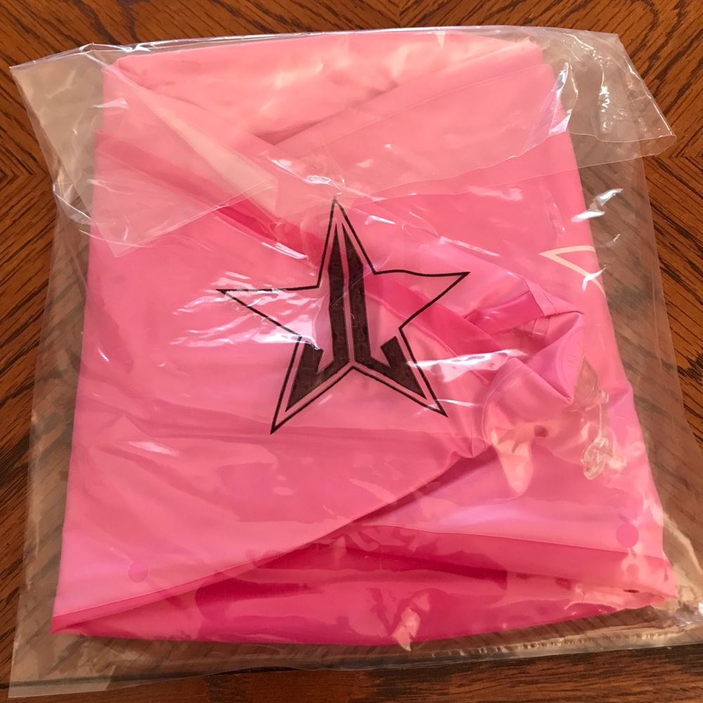 *Exclusive* Jeffree Star Beach Ball